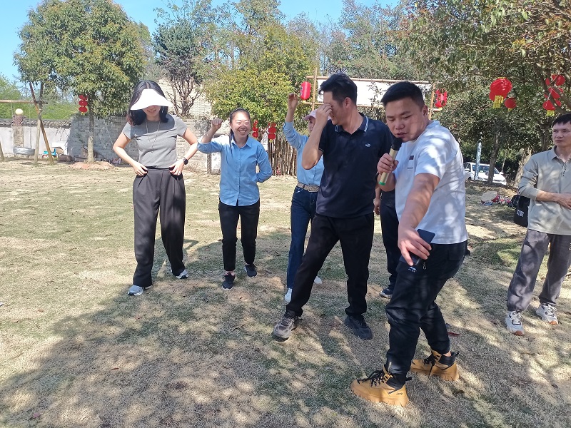 團(tuán)建1.jpg