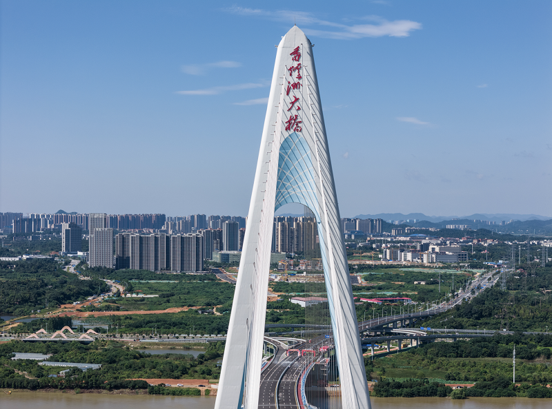 香爐洲大橋路段護欄清洗-長沙市望城區主次干道環衛清掃保潔第六輪社會化承包項目標段十三（交通護欄）